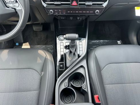 New 2025 Kia Niro EX image 26