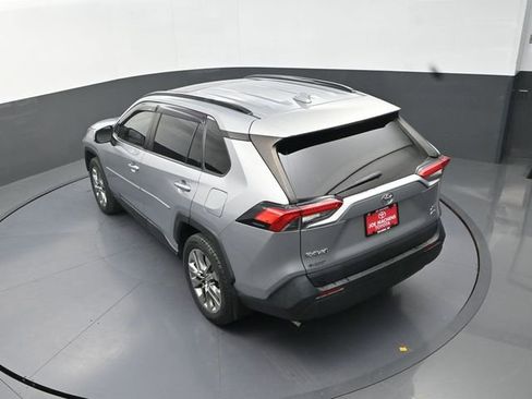 Used 2019 Toyota RAV4 XLE Premium w/ Cold Weather Package AWD/4WD image 30