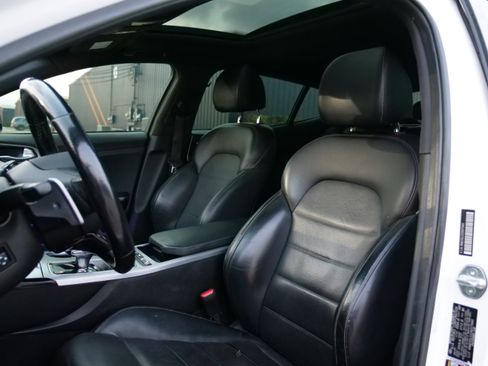 Used 2018 Kia Stinger GT2 image 14