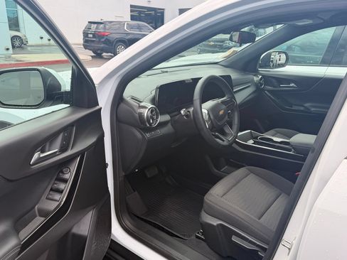 Used 2025 Chevrolet Equinox LT FWD image 7