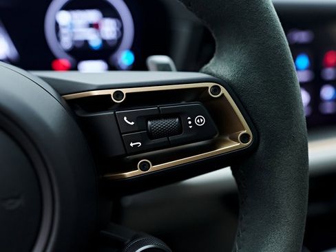 Used 2025 Porsche Cayenne GTS image 68