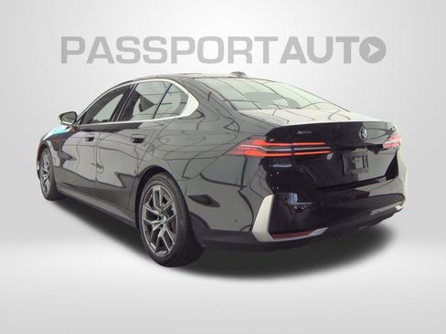 Used 2026 BMW 540i xDrive w/ Premium Package AWD/4WD image 2