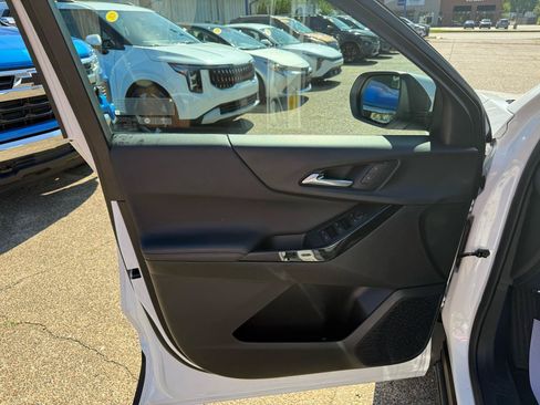 Used 2025 Chevrolet Equinox LT FWD image 15