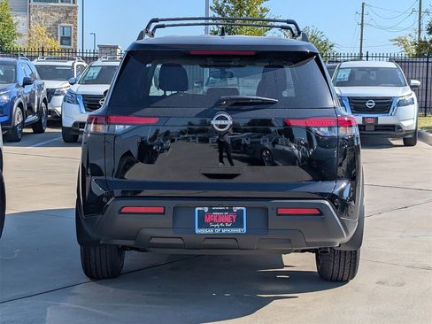 New 2025 Nissan Pathfinder SV w/ Black Appearance Package image 5