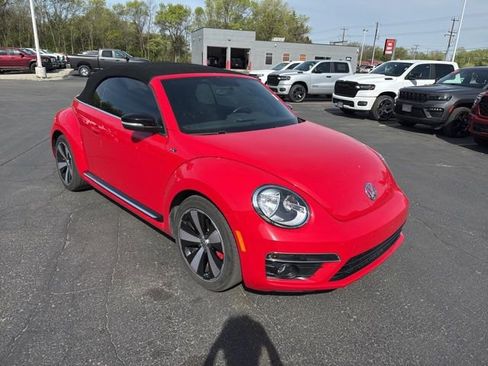 Used 2015 Volkswagen Beetle R-Line FWD image 12