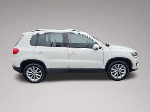 Used 2017 Volkswagen Tiguan Wolfsburg Edition FWD image 3