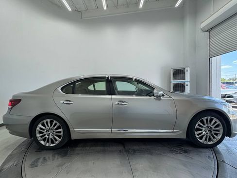 Used 2017 Lexus LS 460 w/ Comfort Package RWD image 15