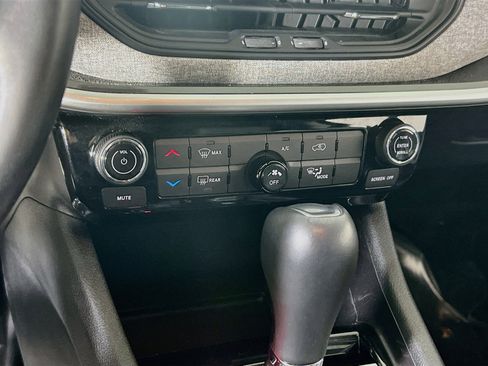 Used 2022 Jeep Compass Latitude w/ Sun and Sound Group AWD/4WD image 15