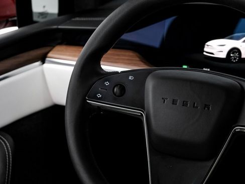 Used 2023 Tesla Model X image 22