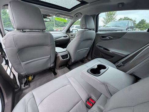 Used 2017 Chevrolet Malibu LT w/ Leather Package FWD image 23
