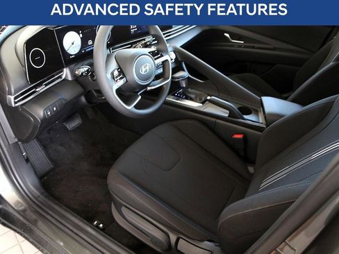 Used 2024 Hyundai Elantra SEL FWD image 11