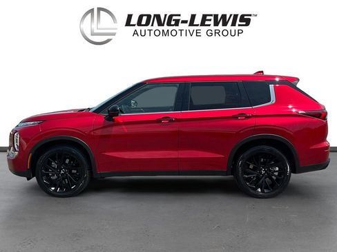 Used 2024 Mitsubishi Outlander SE Black Edition FWD image 2
