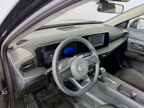 Used 2025 Nissan Kicks S image 8