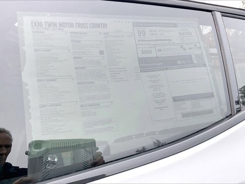 New 2026 Volvo EX30 Cross Country Ultra image 37