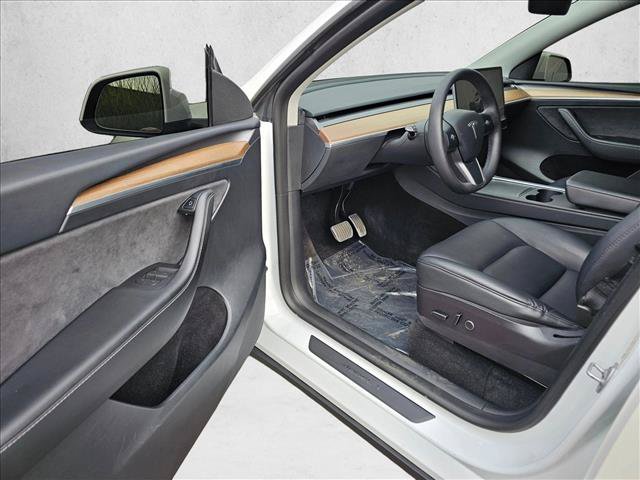 Used 2023 Tesla Model Y Long Range AWD/4WD image 21