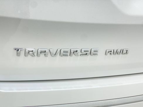 Used 2019 Chevrolet Traverse Premier w/ LPO, Floor Liner Package AWD/4WD image 41