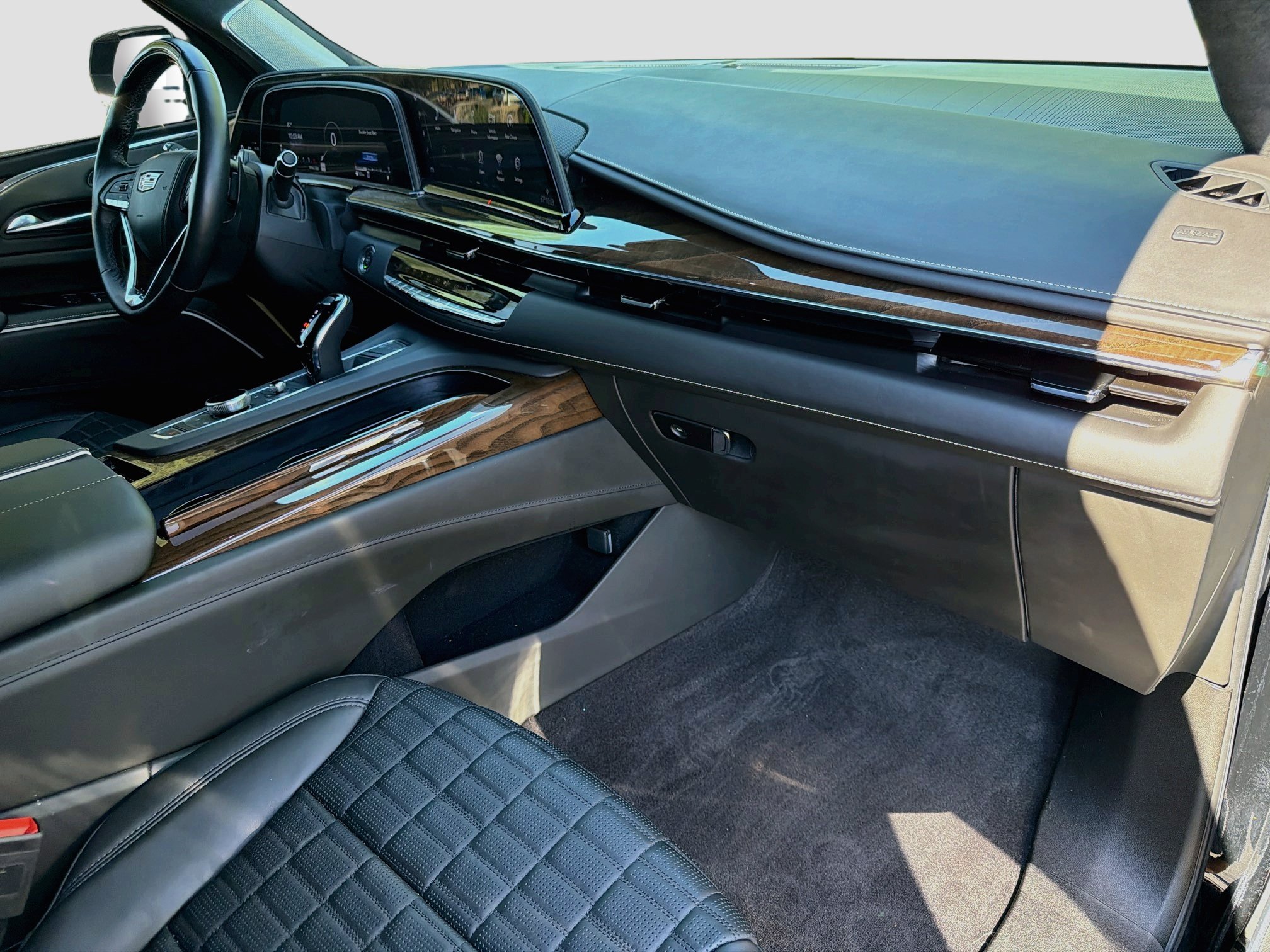 Certified 2023 Cadillac Escalade ESV Sport Platinum w/ LPO, ONYX Package AWD/4WD image 33