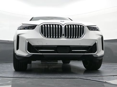 New 2026 BMW X5 xDrive50e image 23