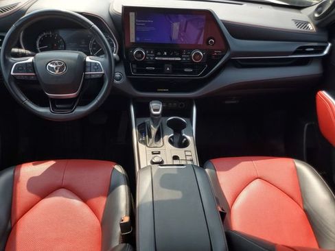Used 2023 Toyota Highlander XSE AWD/4WD image 12