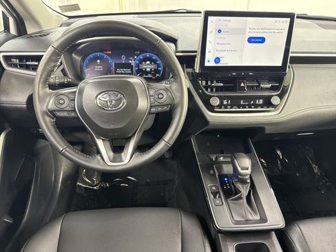 Used 2026 Toyota Corolla Cross XLE AWD/4WD image 35