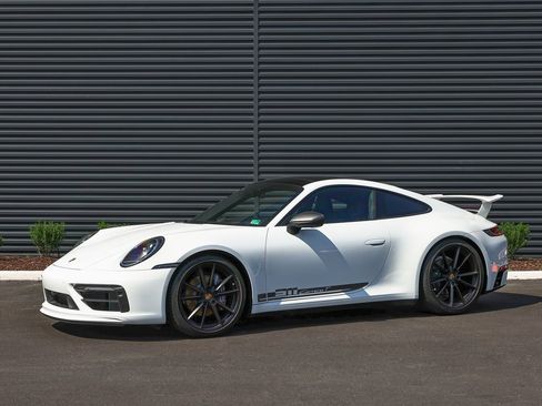 Used 2024 Porsche 911 Carrera T image 1