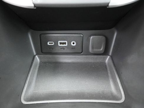 Used 2024 GMC Terrain SLE image 29