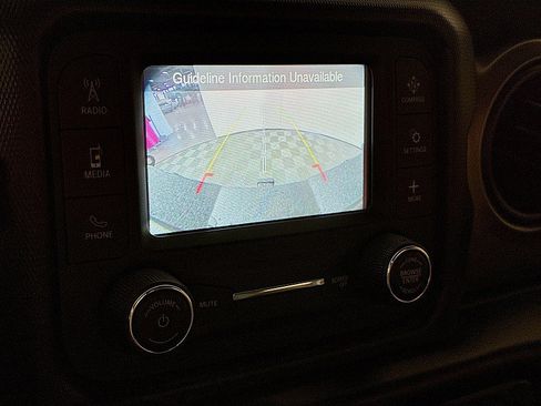 Used 2018 Jeep Wrangler Sport AWD/4WD image 15