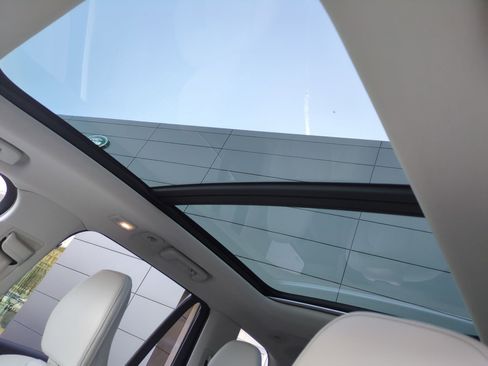 Used 2023 Volvo XC90 B6 Plus image 16