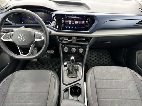 Used 2023 Volkswagen Taos SE FWD image 12