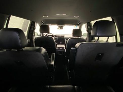 Used 2024 GMC Acadia Elevation image 29