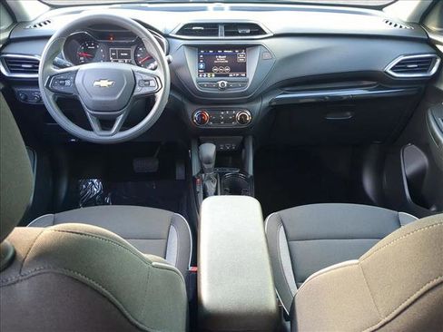 Used 2023 Chevrolet TrailBlazer LT FWD image 24