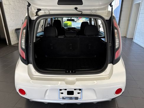 Used 2018 Kia Soul + FWD image 9