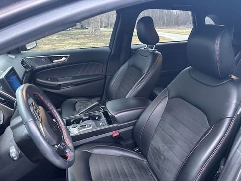 Used 2022 Ford Edge ST-Line w/ Class II Trailer Tow Package image 9