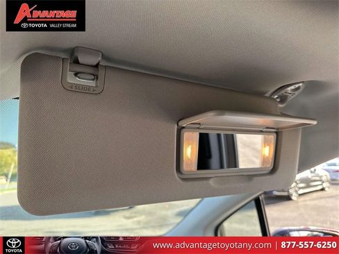 Used 2025 Toyota Sienna XLE image 38