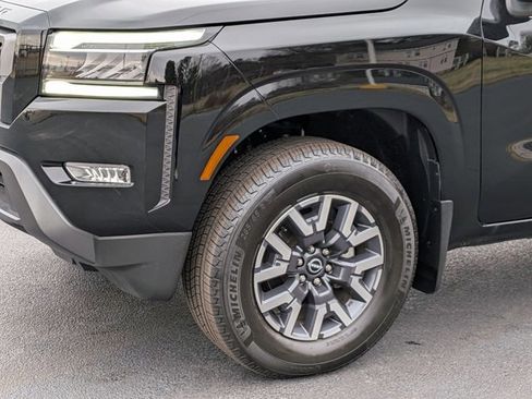 Certified 2024 Nissan Frontier SL w/ Technology Package image 9