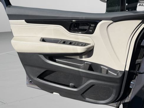 Used 2025 Honda Odyssey Elite image 26
