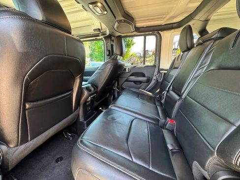 Used 2023 Jeep Wrangler Unlimited Sahara w/ Cold Weather Group AWD/4WD image 20