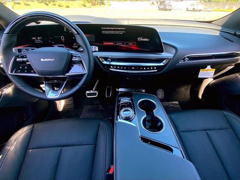 New 2026 Cadillac Lyriq V image 7