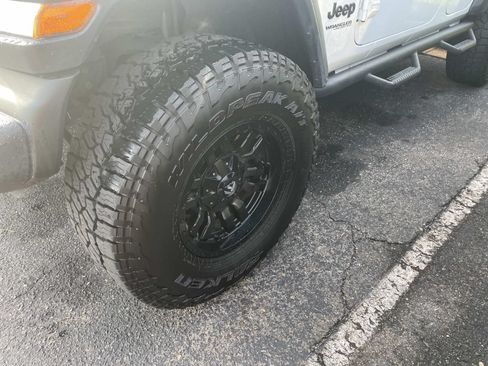 Used 2022 Jeep Wrangler Unlimited Sport AWD/4WD image 6