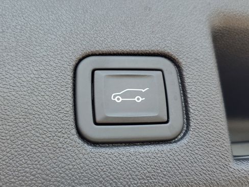 Used 2024 Chevrolet Equinox LT FWD image 7
