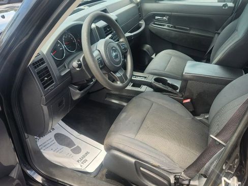 Used 2012 Jeep Liberty Sport AWD/4WD image 15