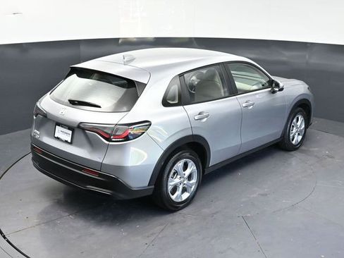 Certified 2025 Honda HR-V LX image 28
