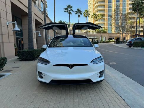 Used 2021 Tesla Model X Long Range AWD/4WD image 2