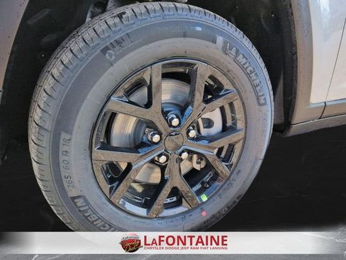 New 2026 Jeep Grand Cherokee L Laredo image 32