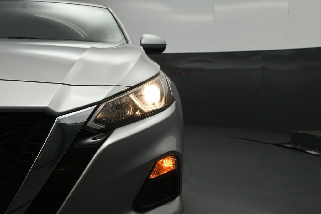 Used 2020 Nissan Altima 2.5 S FWD image 14