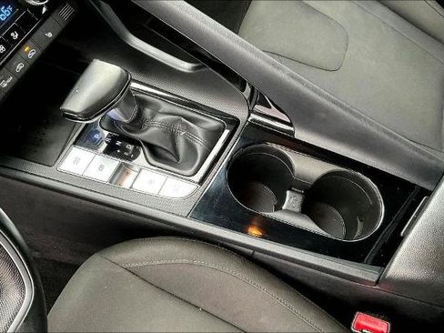 Used 2021 Hyundai Elantra SEL w/ Convenience Package FWD image 17