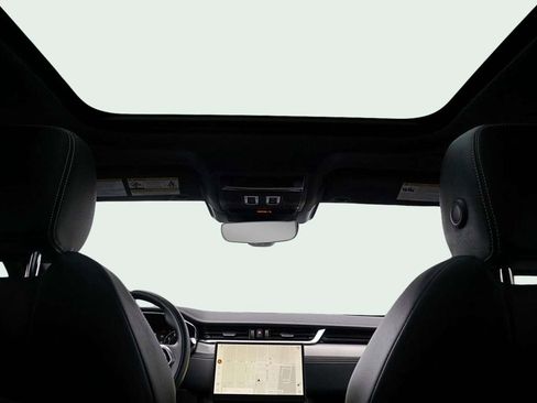 Used 2025 Jaguar F-PACE R-Dynamic S image 29