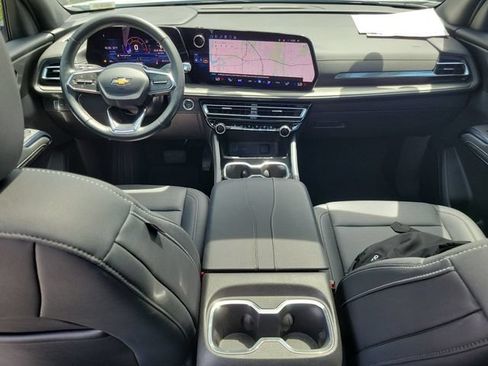 Certified 2025 Chevrolet Traverse LT w/ Sun and Wheel Package FWD image 19