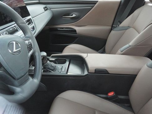 Used 2025 Lexus ES 350 w/ Premium Package FWD image 8