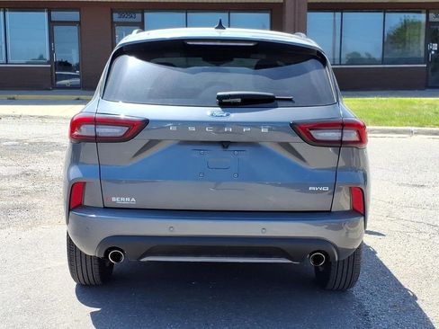 Used 2024 Ford Escape ST-Line w/ Tech Pack #1 AWD/4WD image 4